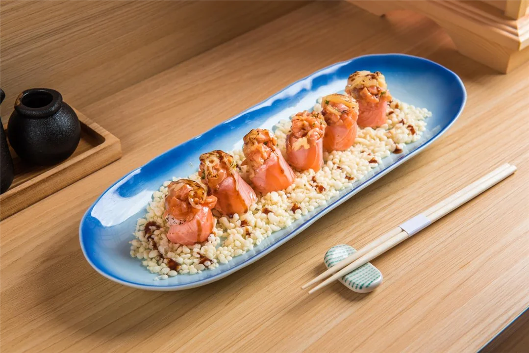 Aburi Salmon Roll